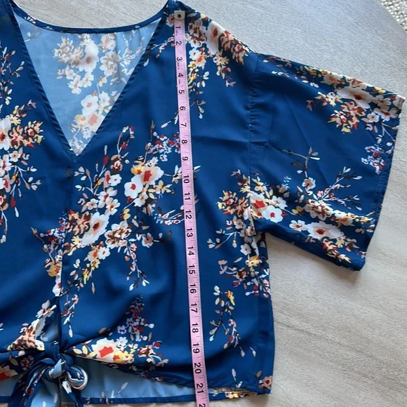 Floral Top Medium - Picture 8 of 16